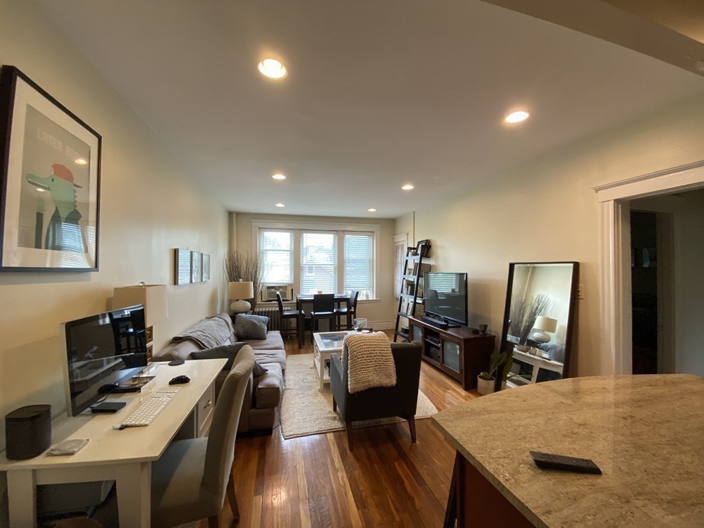 1746 Commonwealth # 7