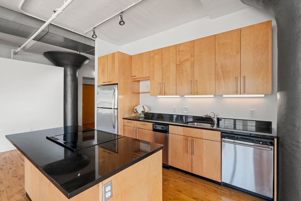 210 Lincoln Street # 601