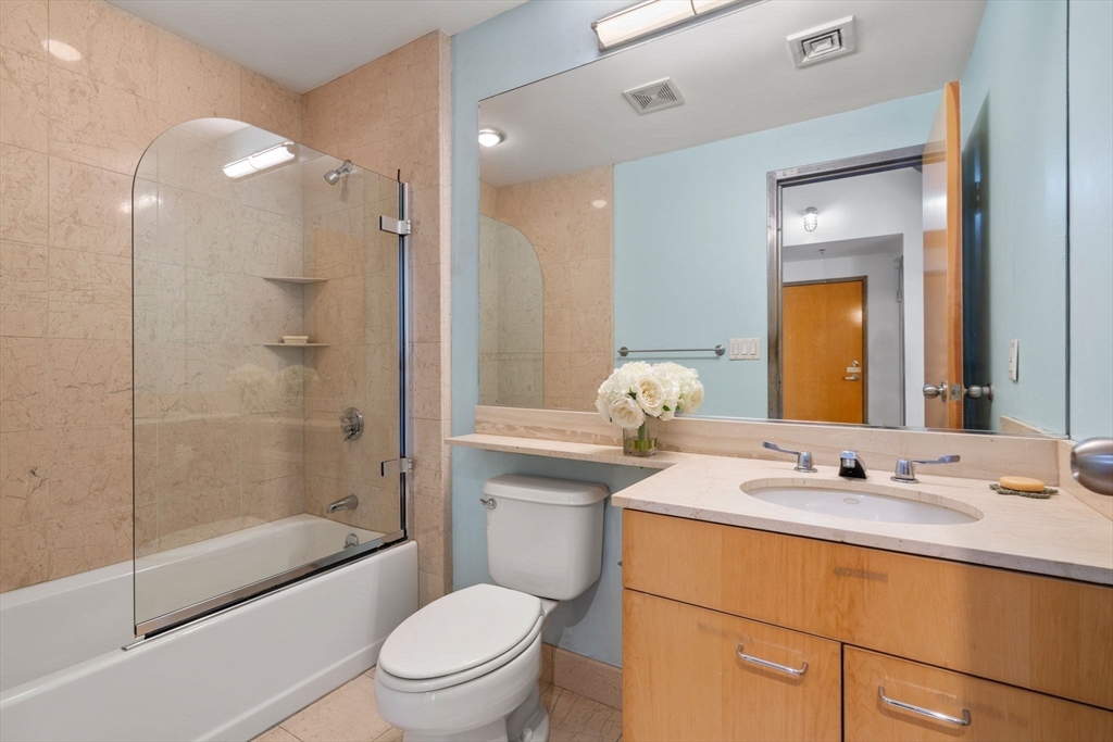 210 Lincoln Street # 601