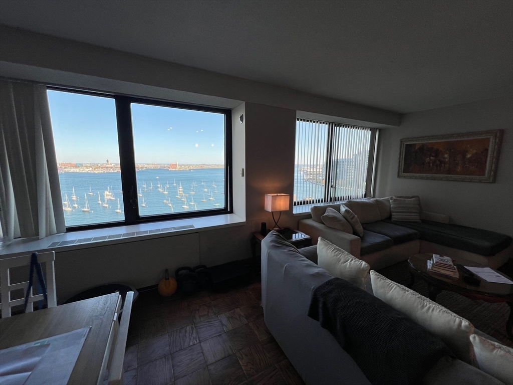 65 East India Row # 17E