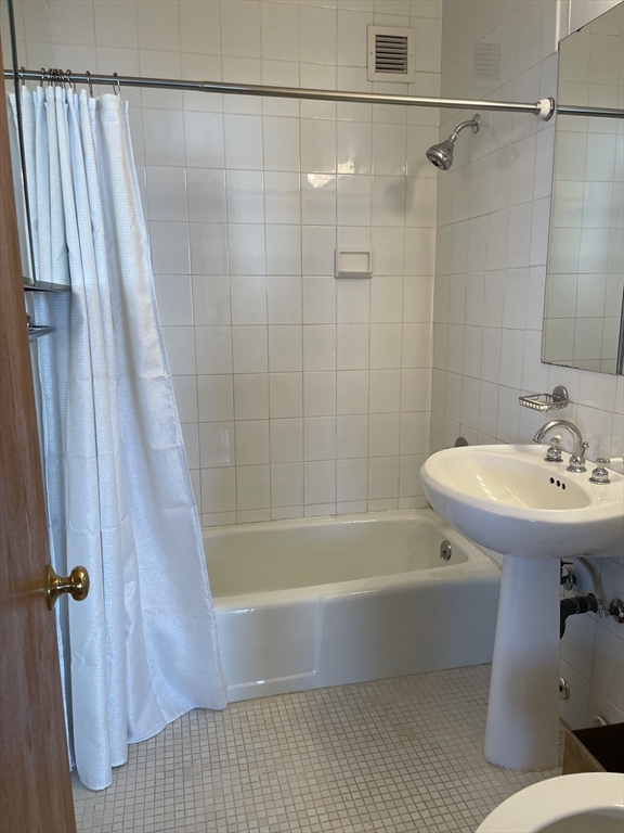 65 East India Row # 17E
