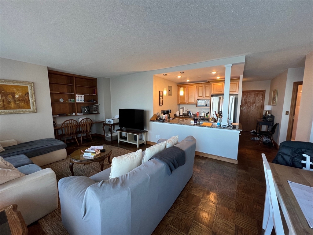 65 East India Row # 17E
