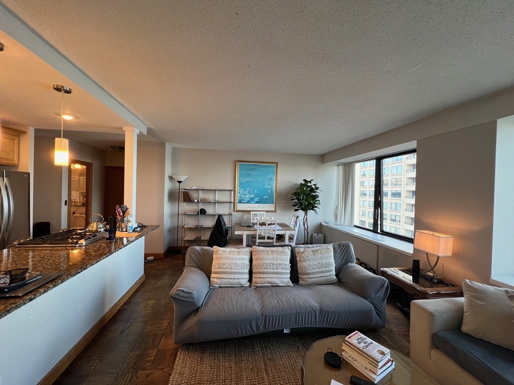 65 East India Row # 17E