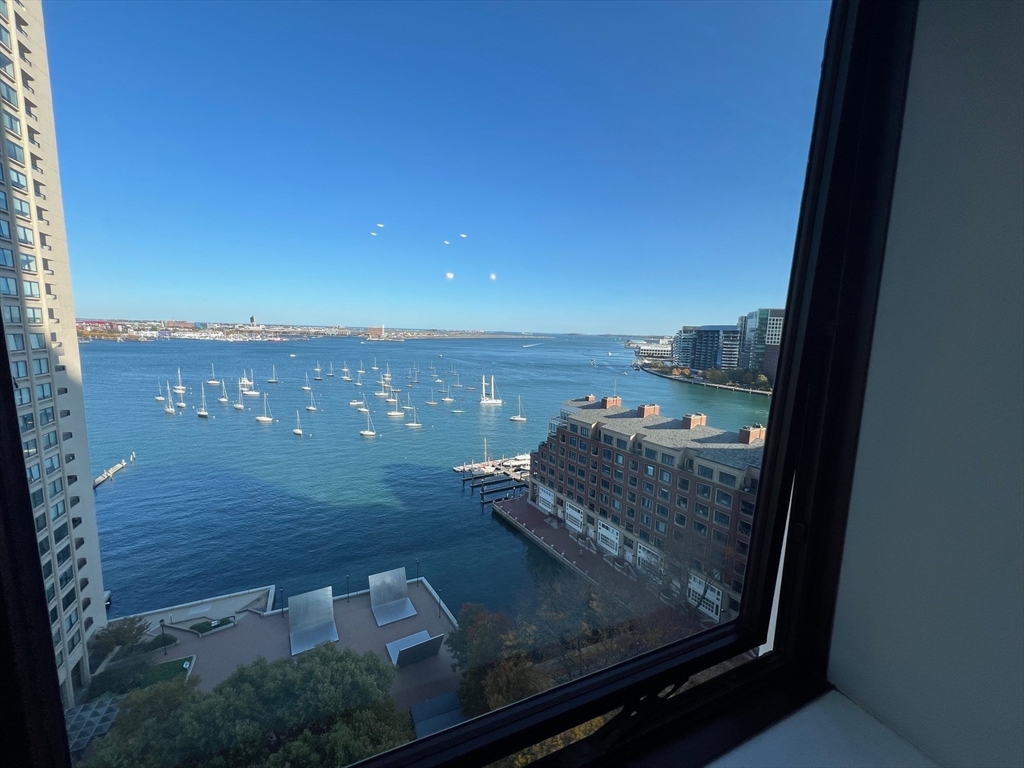 65 East India Row # 17E