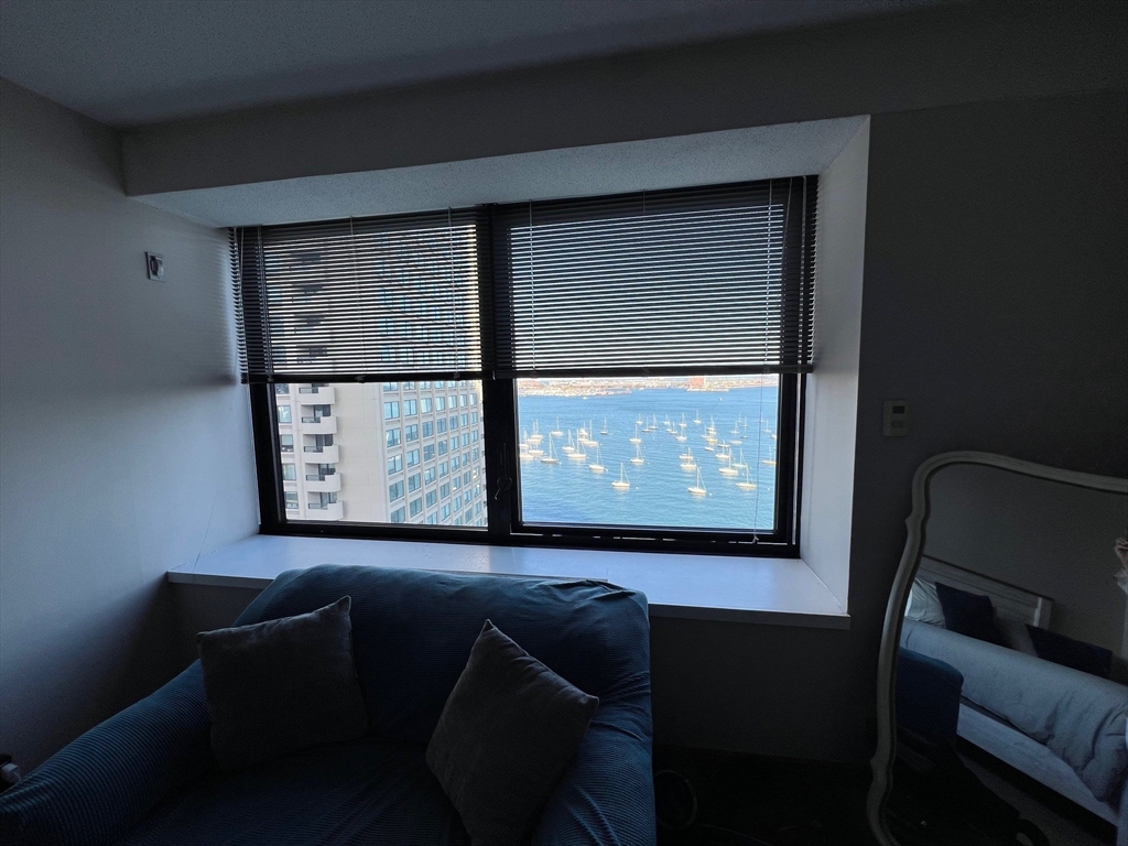 65 East India Row # 17E