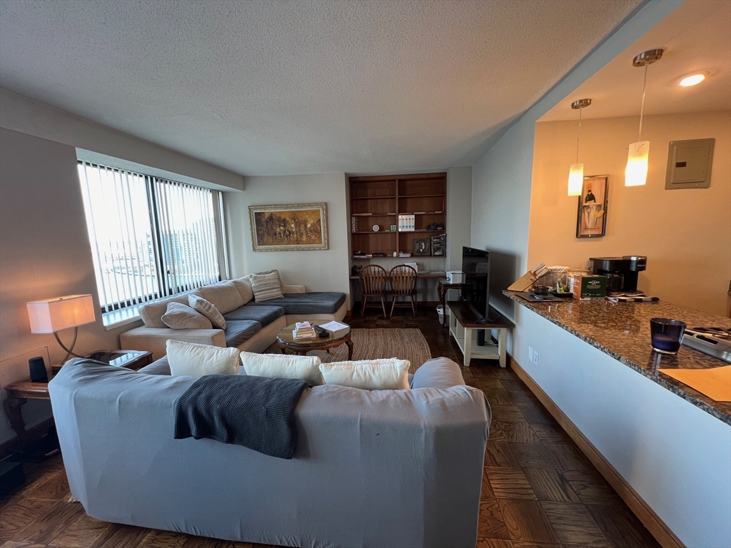 65 East India Row # 17E