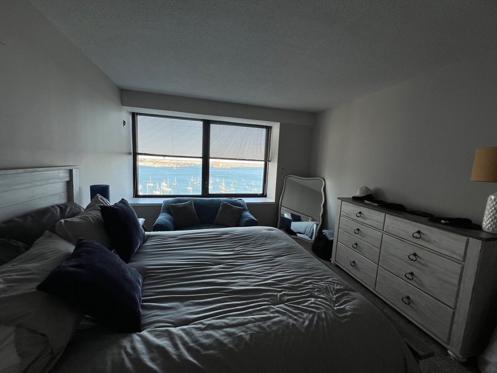 65 East India Row # 17E