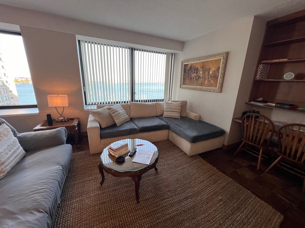 65 East India Row # 17E