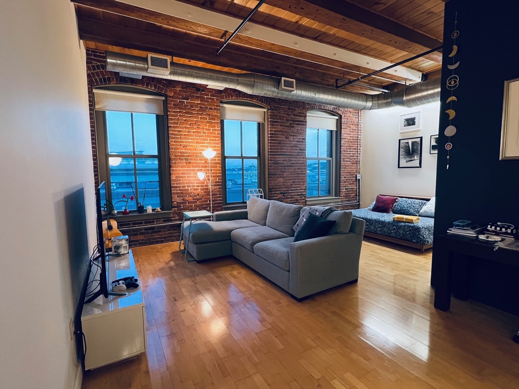 35 Channel Center St # 307