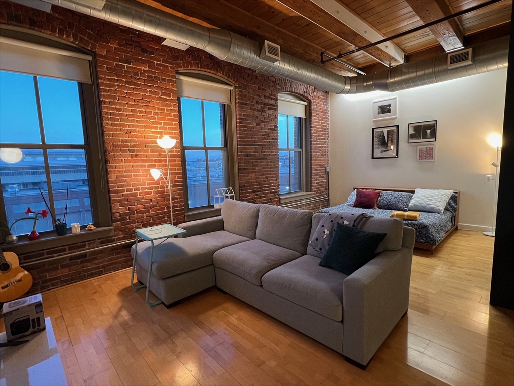 35 Channel Center St # 307
