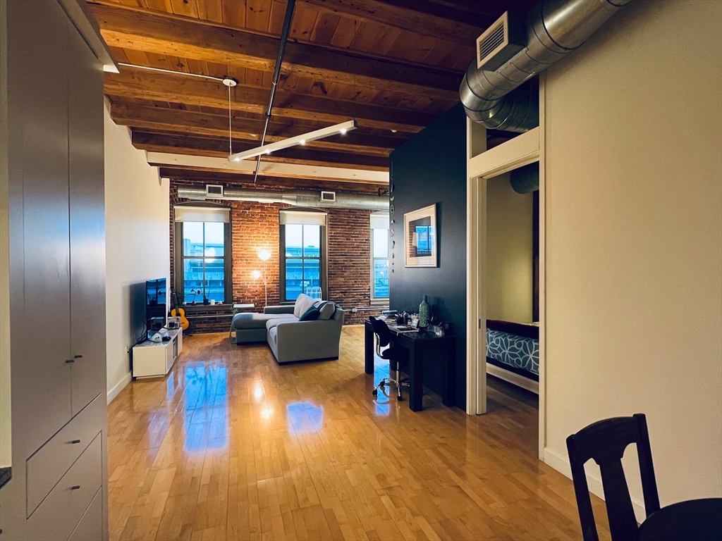 35 Channel Center St # 307