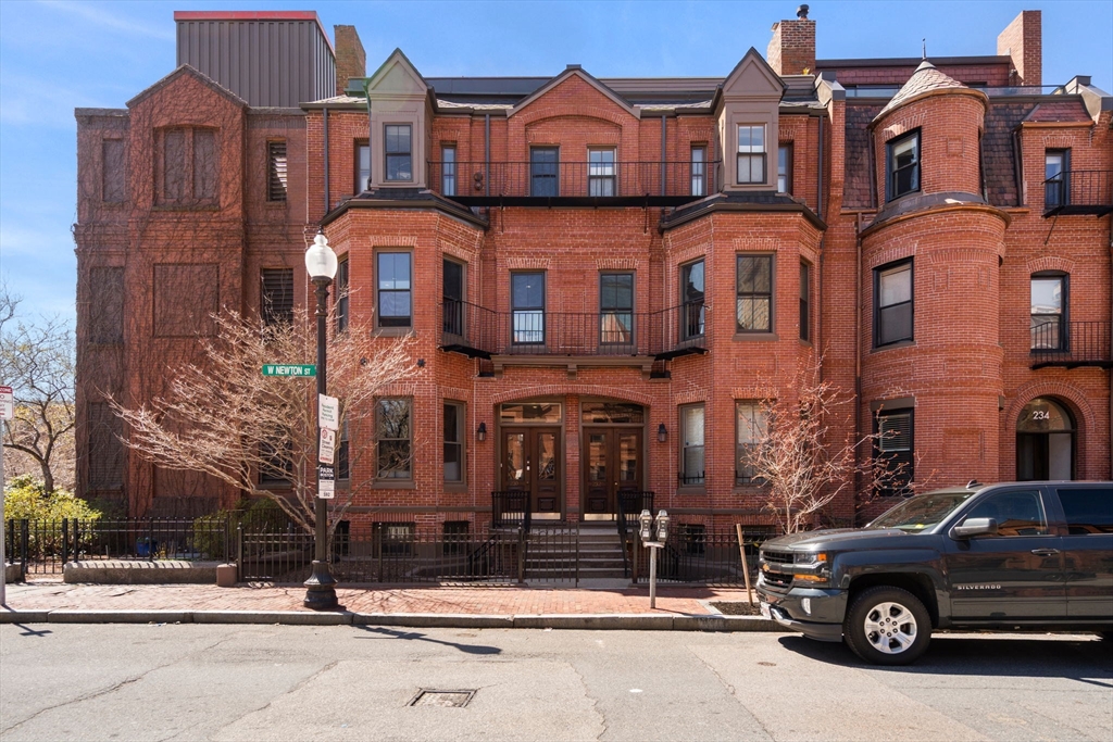 232 W Newton St # D