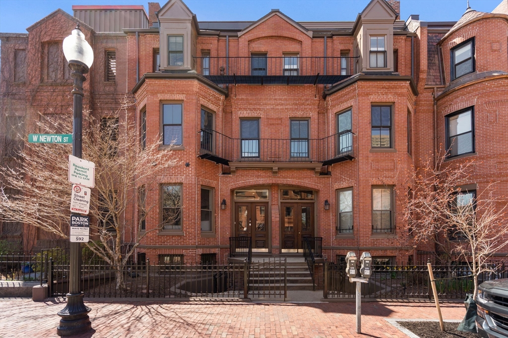 232 W Newton St # D