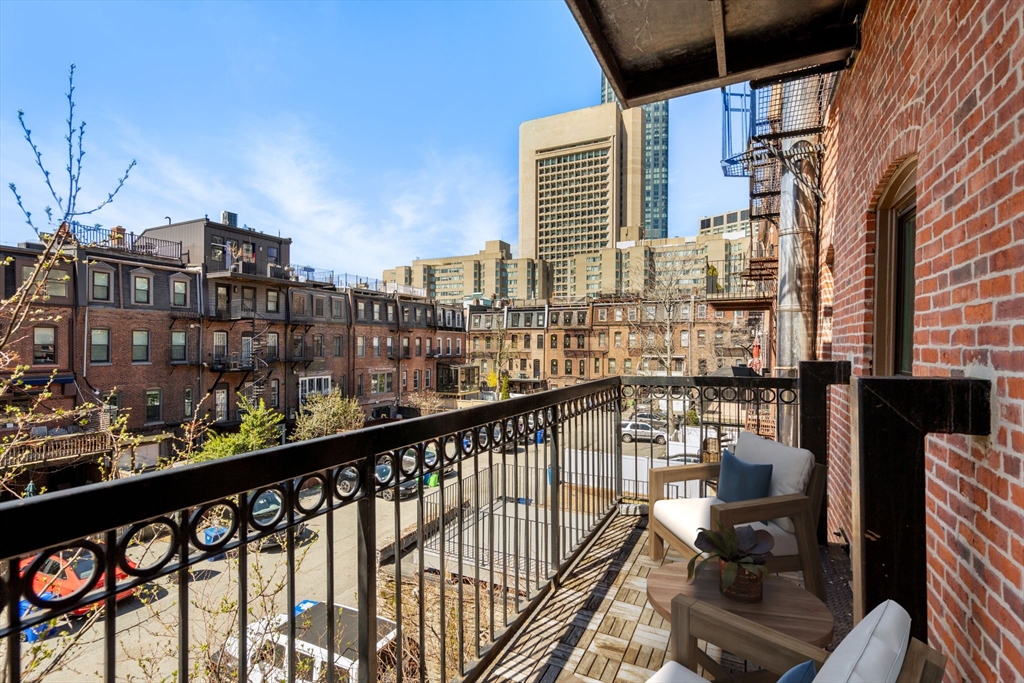 232 W Newton St # D