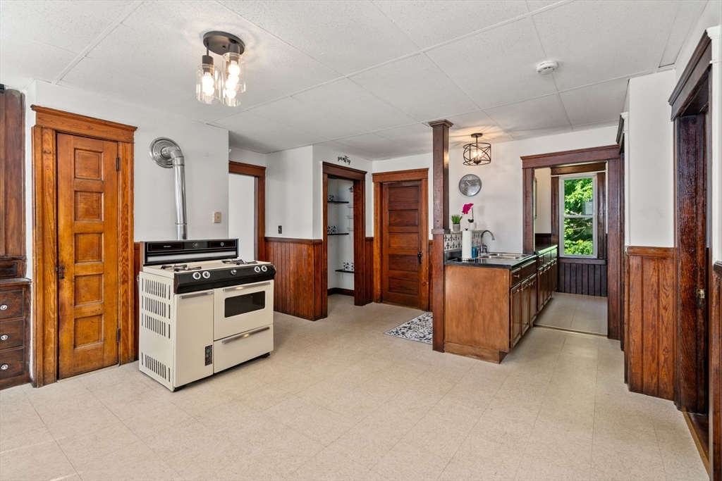 31 Chrome St