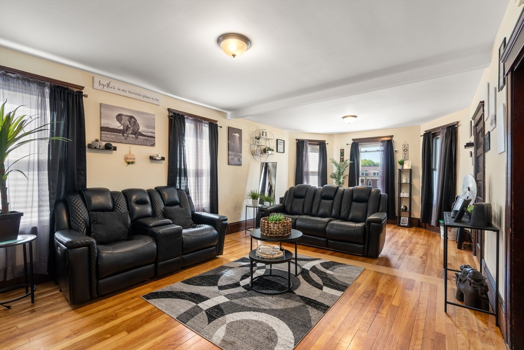 31 Chrome St