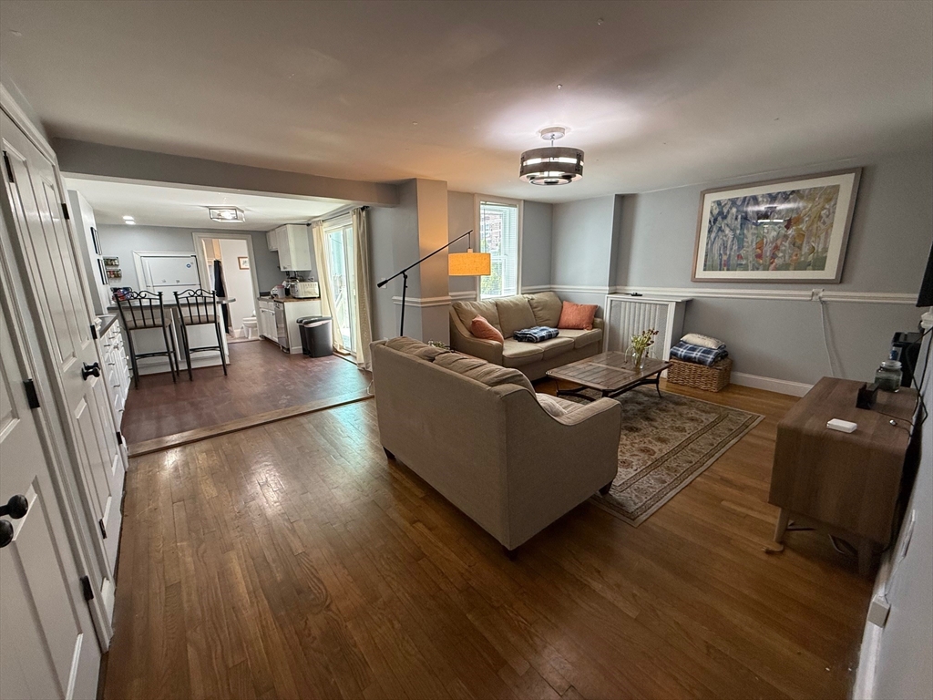 189 W Sixth Street Unit: -