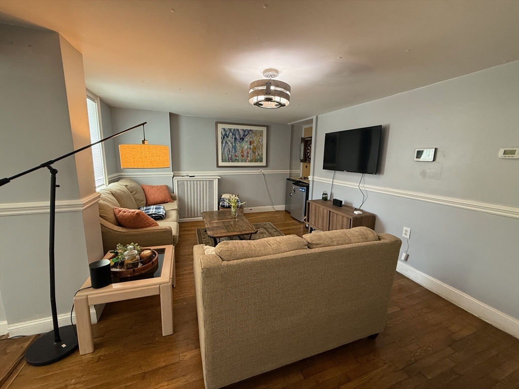189 W Sixth Street Unit: -