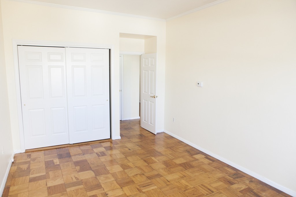 6 Whittier # H Unit: 17-H