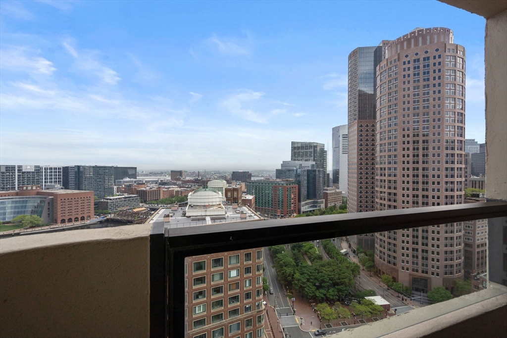 65 East India Row # 27F