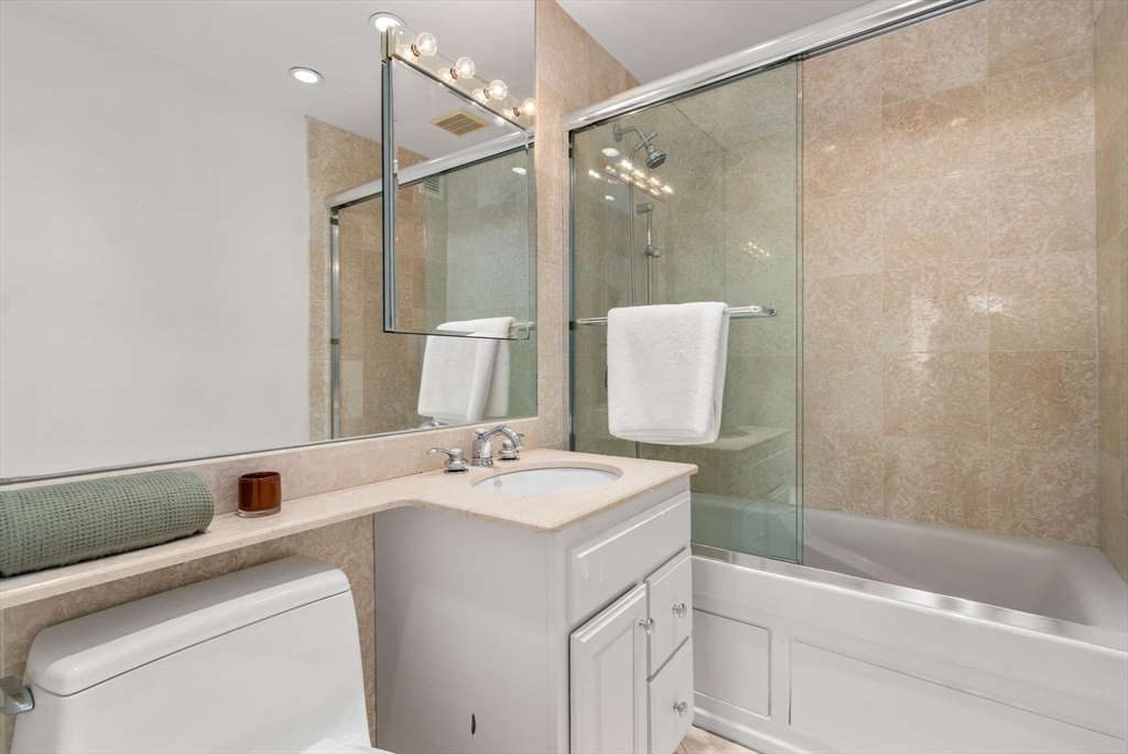 65 East India Row # 27F