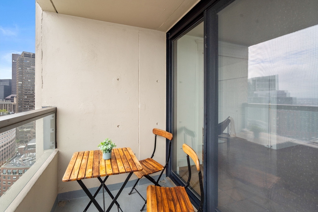 65 East India Row # 27F
