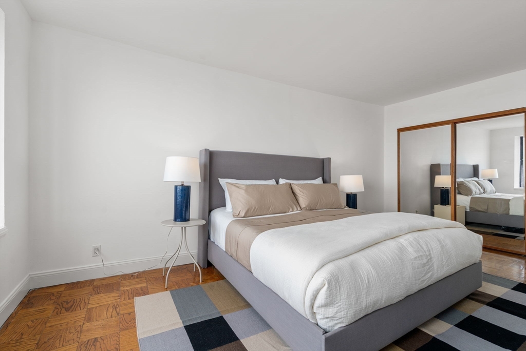 65 East India Row # 27F