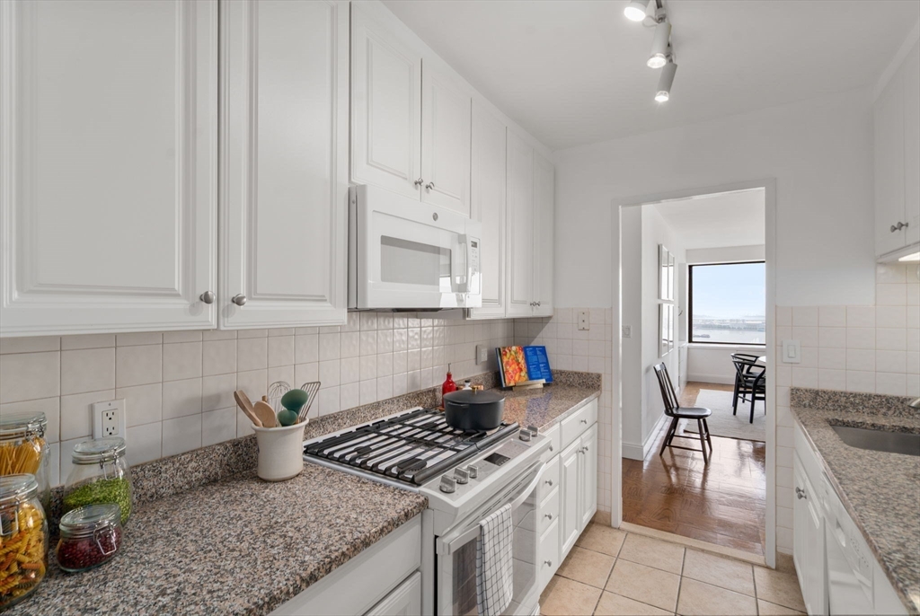 65 East India Row # 27F