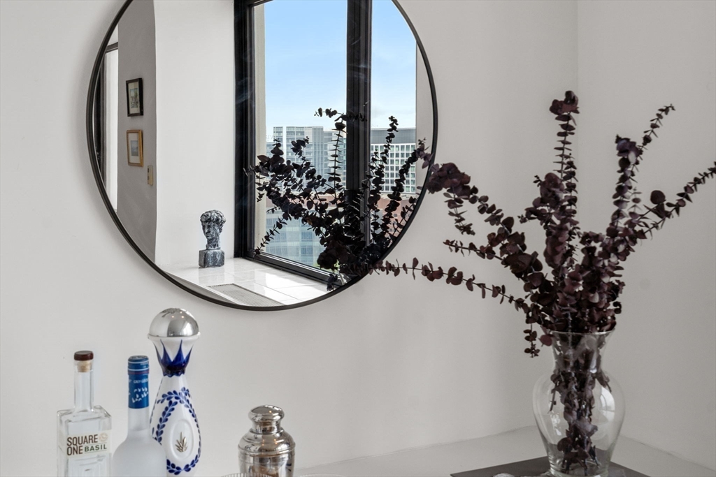 65 East India Row # 27F