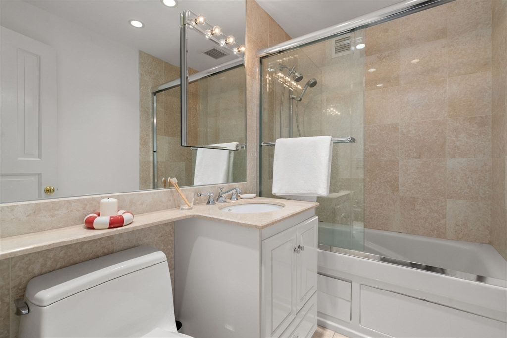 65 East India Row # 27F