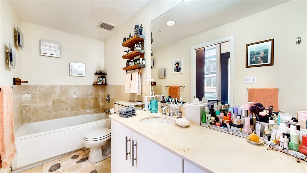 210 South # 2 Unit: 5-2