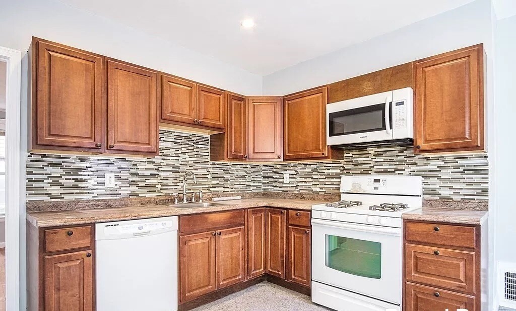 28 Moreland St # 1