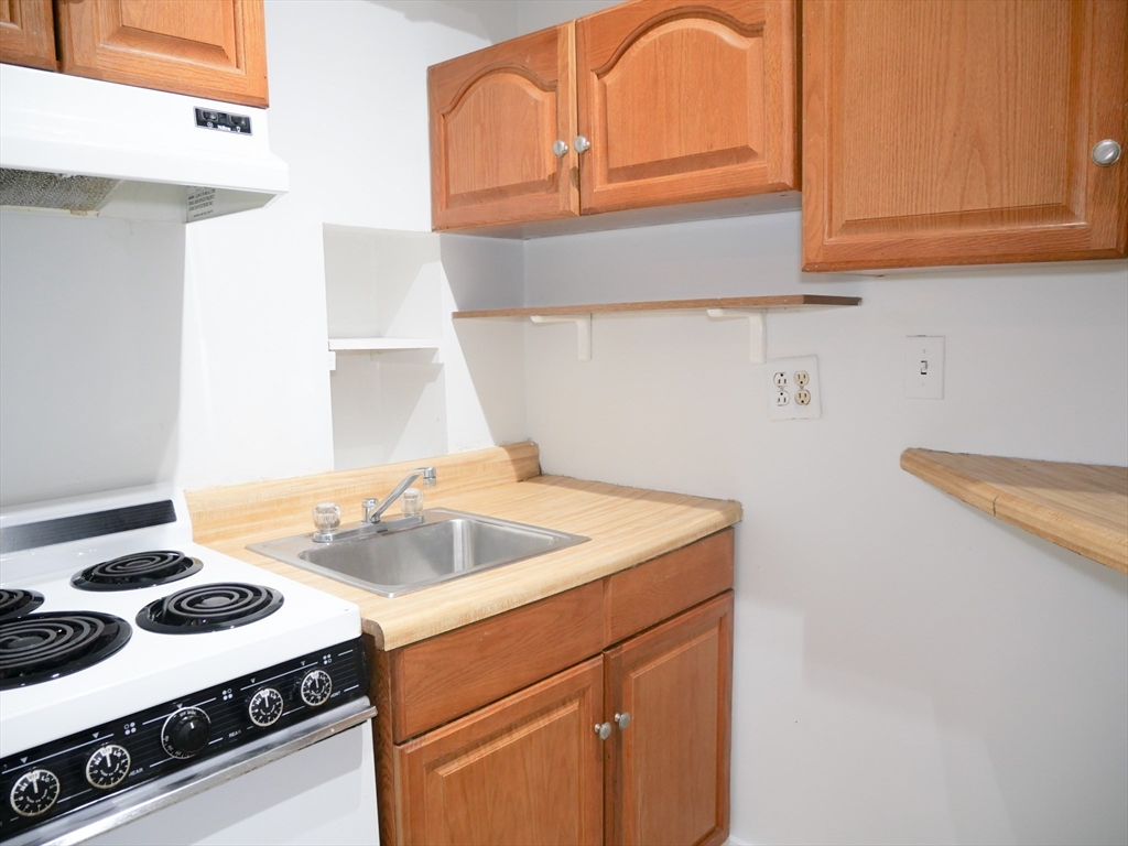 259 W Newton # 6