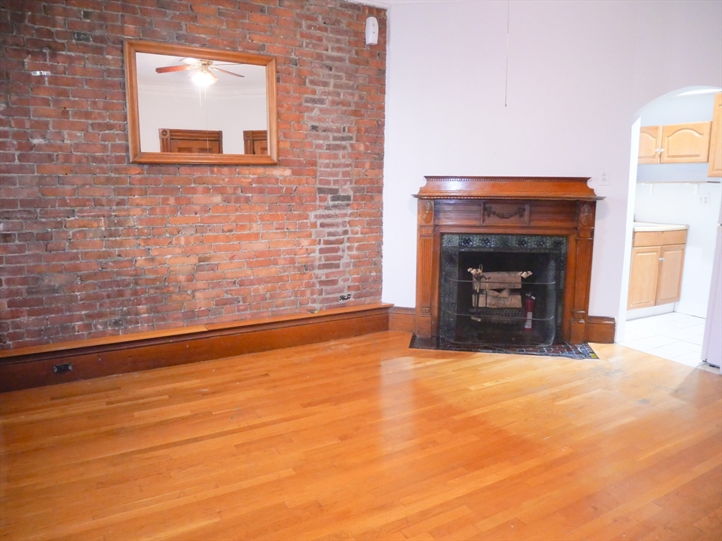 259 W Newton # 6