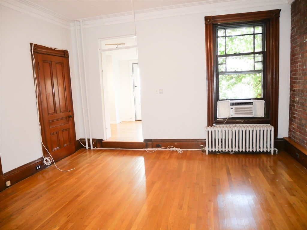 259 W Newton # 6