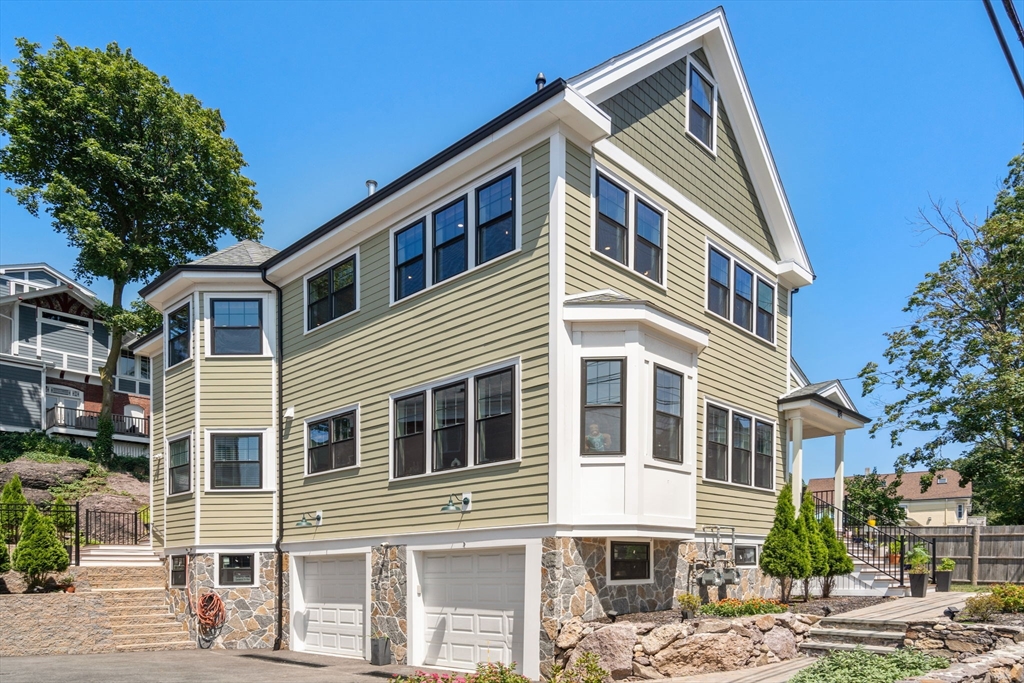 189 Grampian Way # 2