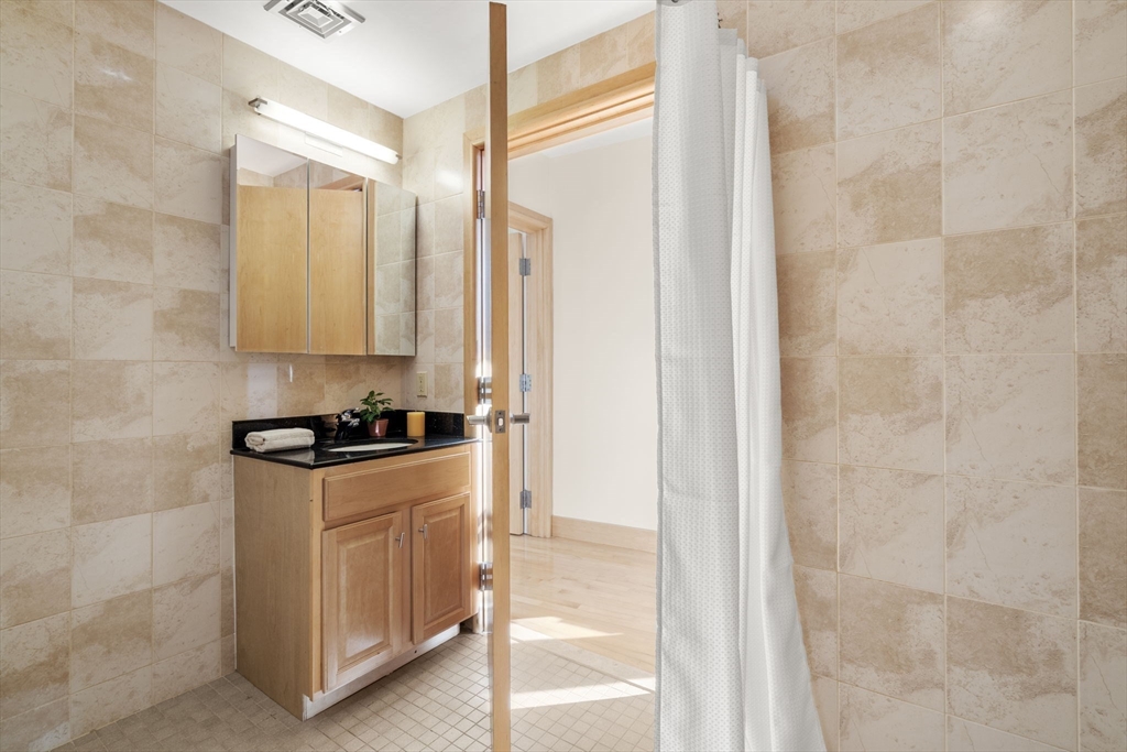 42 Beach Street # 9D, Boston Unit: 9D