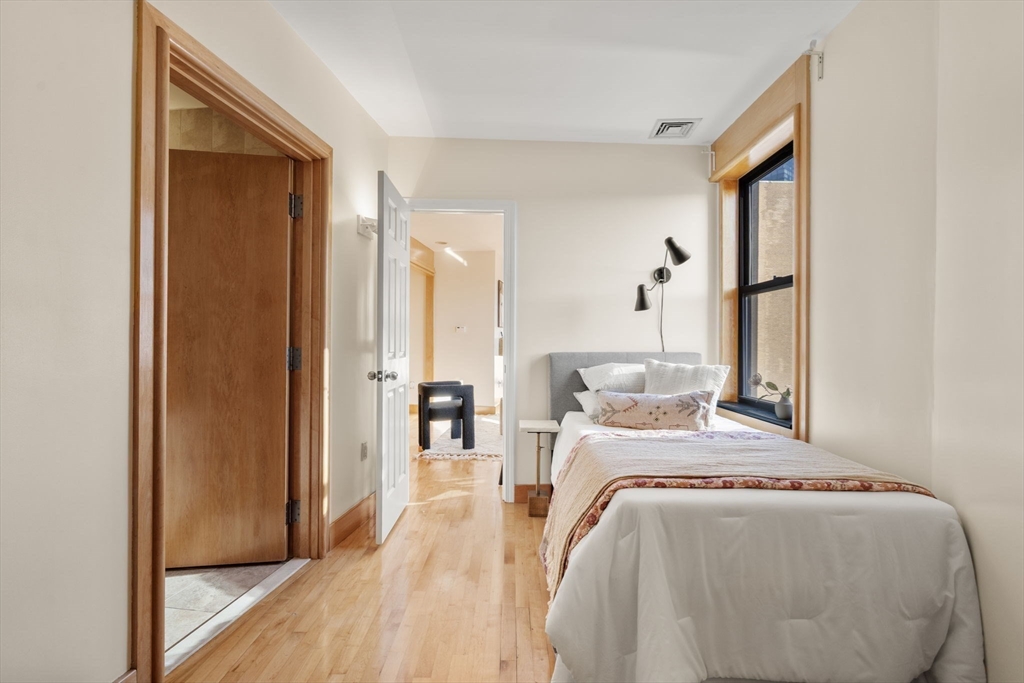 42 Beach Street # 9D, Boston Unit: 9D