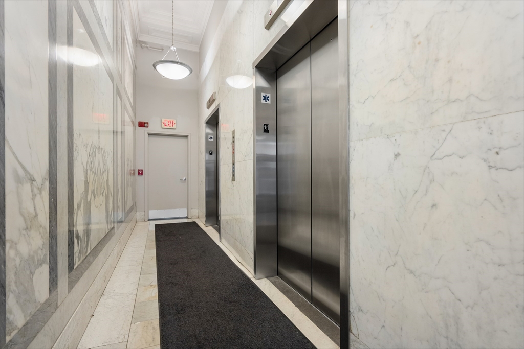 453 Washington # 11B, Boston Unit: 11B