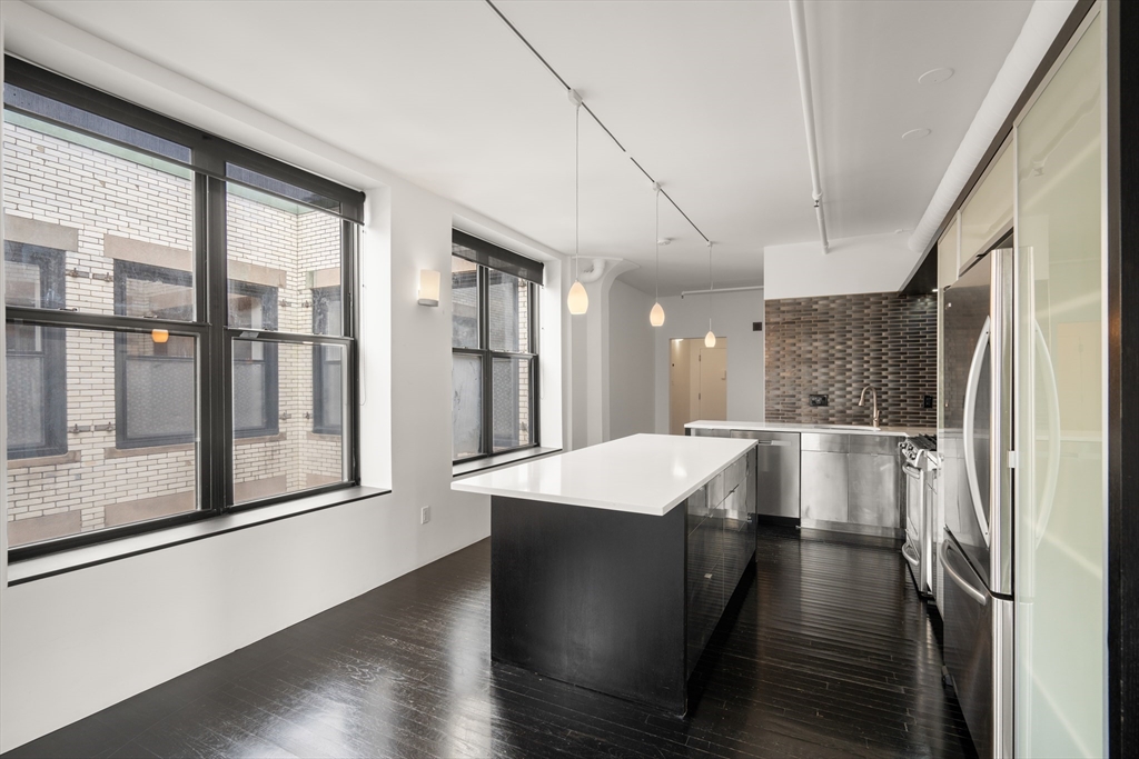 453 Washington # 11B, Boston Unit: 11B