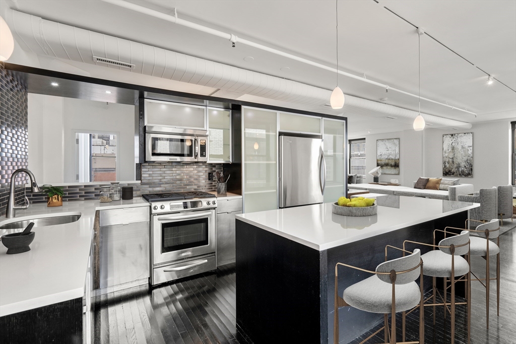 453 Washington # 11B, Boston Unit: 11B