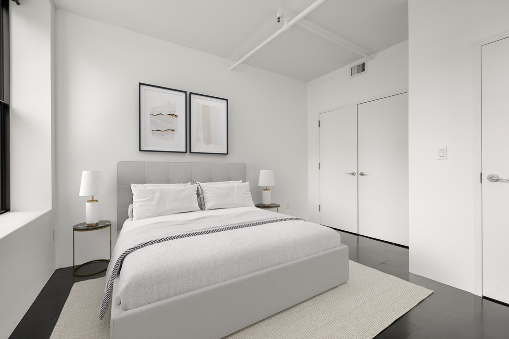 453 Washington # 11B, Boston Unit: 11B