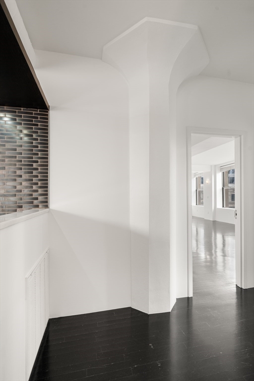 453 Washington # 11B, Boston Unit: 11B