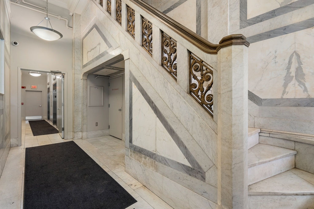 453 Washington # 11B, Boston Unit: 11B