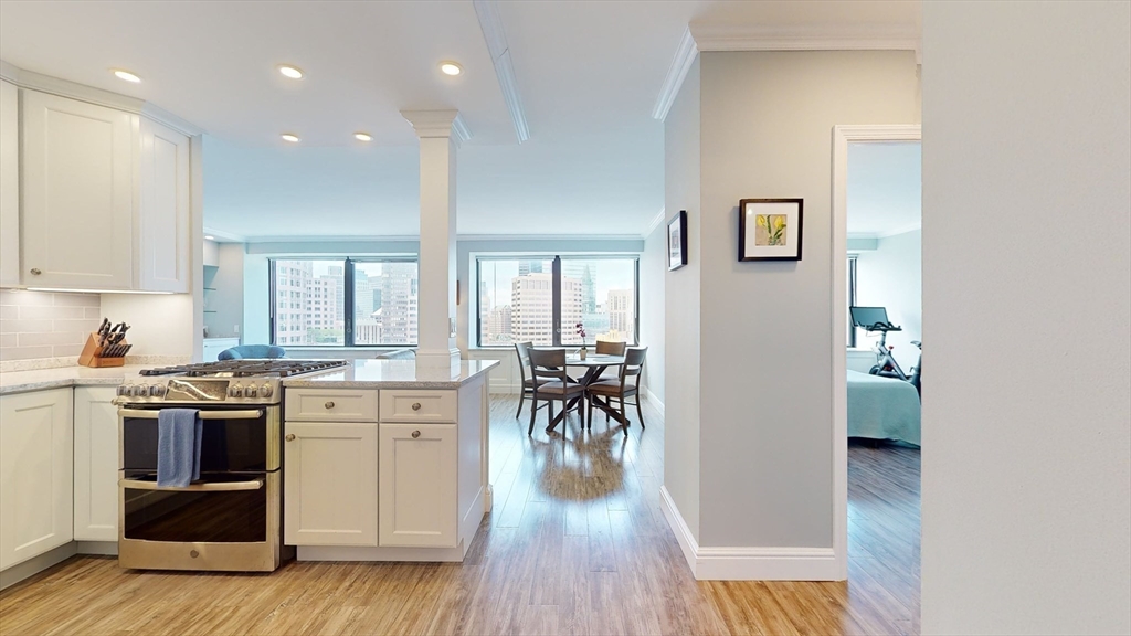 65 E India Row # 24H