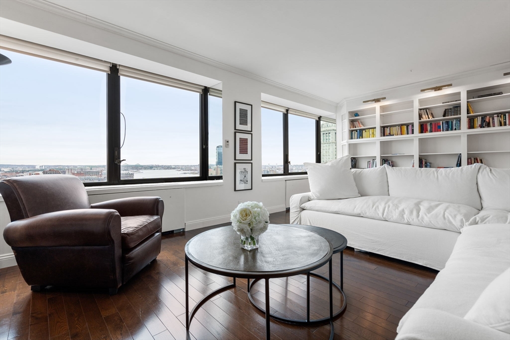 85 E India Row # 19H