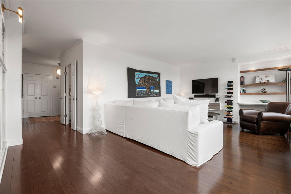 85 E India Row # 19H