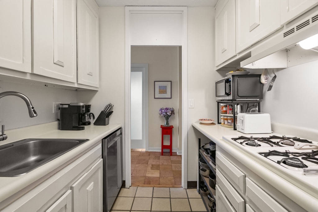 85 E India Row # 36G