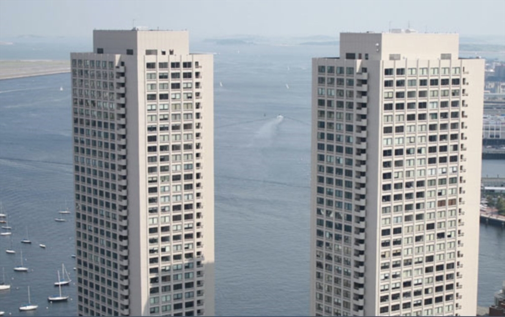 85 E India Row # 36G