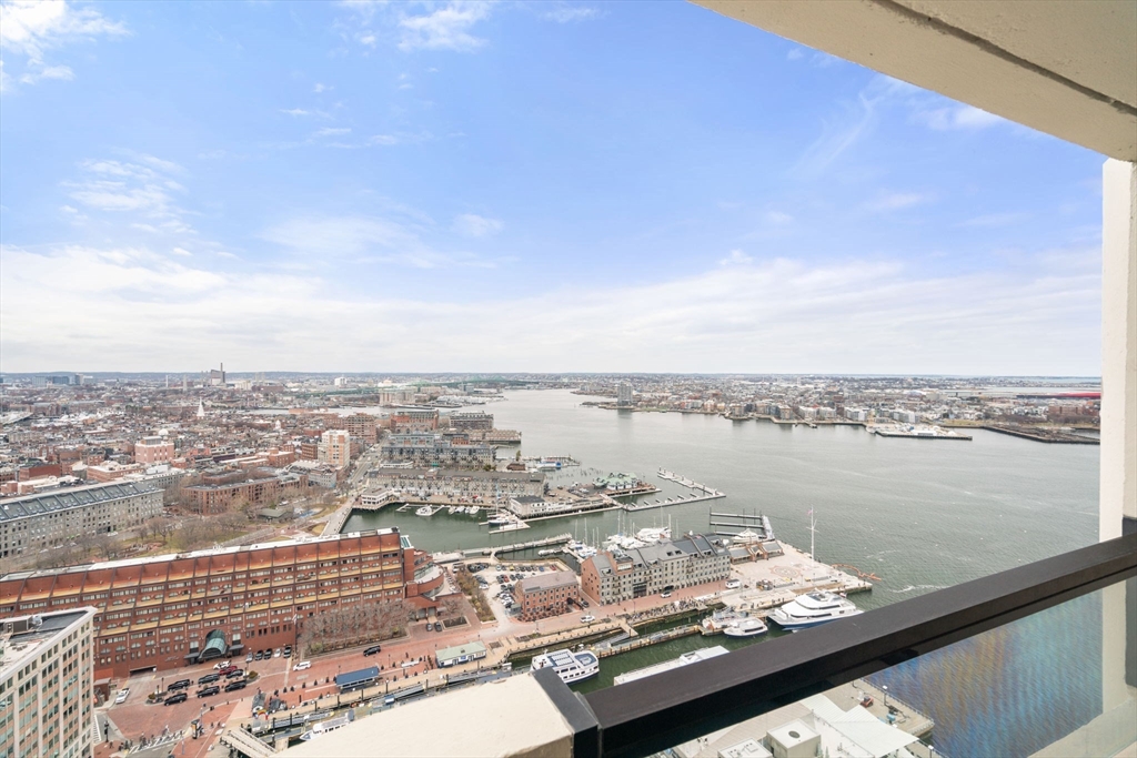 85 E India Row # 36G